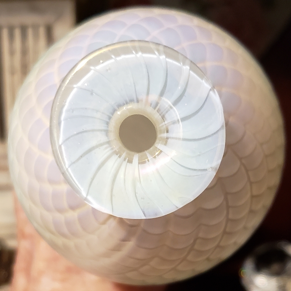 EXQUISITE OPALESCENT RON MYNATT VASE - Picture 4 of 9
